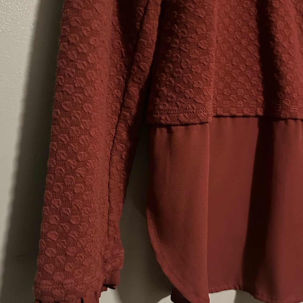 Elle Ruffled Textured Top in Rust - Picture 8 of 14